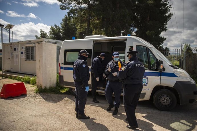 Archivo - Imagen de archivo de agentes de la Policía de Grecia.