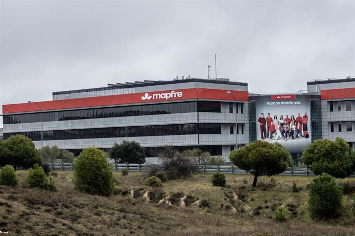 Archivo - Nueva imagen de Mapfre implantada en las fachadas de las oficinas centrales de la aseguradora en Majadahonda, a 29 de enero de 2026, en Majadahonda, Madrid (España). 