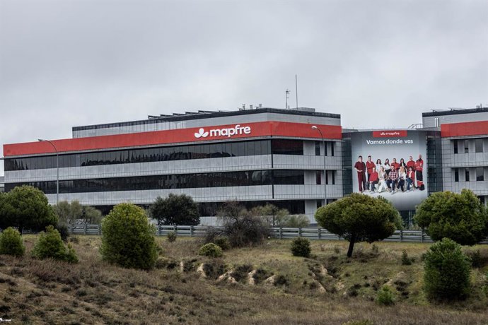 Archivo - Nueva imagen de Mapfre implantada en las fachadas de las oficinas centrales de la aseguradora en Majadahonda, a 29 de enero de 2026, en Majadahonda, Madrid (España). 