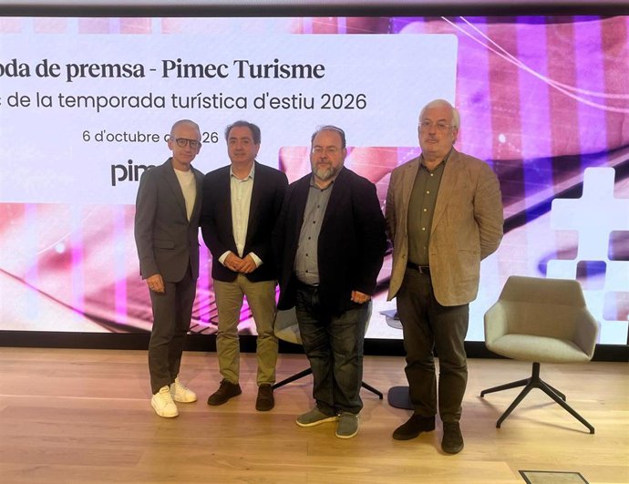 El secretario general de Pimec, Josep Ginesta; el presidente de Pimec Turisme, Carlos Rabaneda; el vicepresidente, Daniel Brasé, y el miembro de la sectorial Àngel Díaz