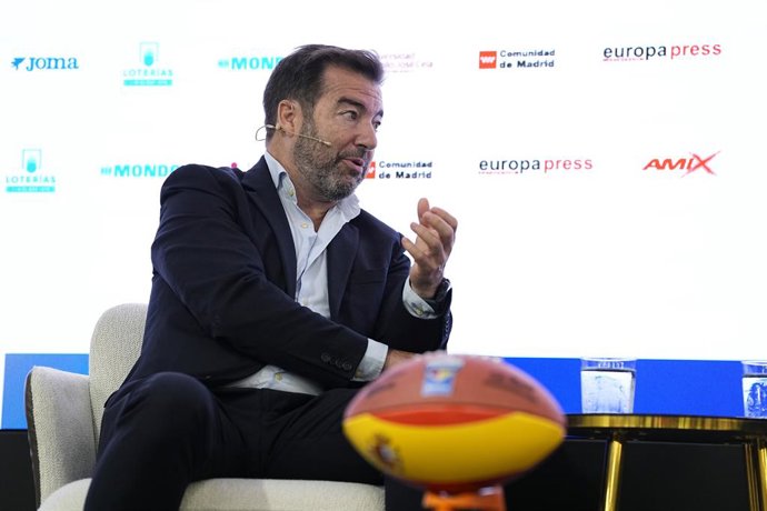 Rafael de los Santos, diretor da NFL na Espanha, durante o evento “Desayunos Deportivos” da Europa Press — Rafael de los Santos, antes do jogo da NFL em Madri de 2026, realizado na Universidade Camilo José Cela em 6 de outubro de 2026, em Madri, Espanha.