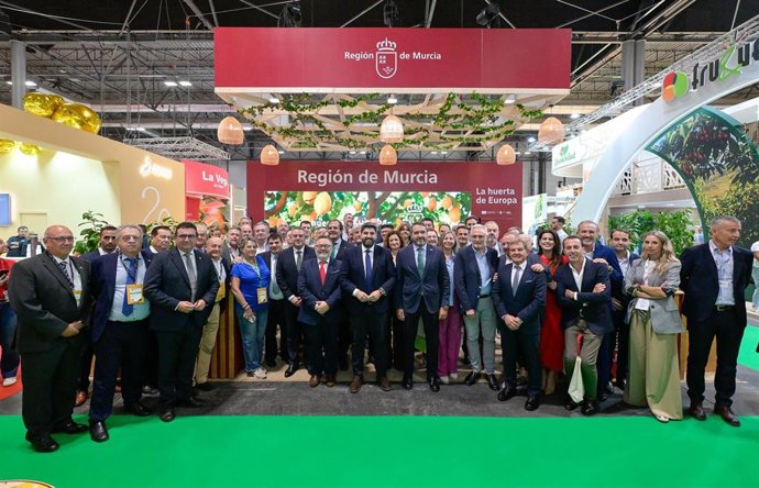 El presidente de la Comunidad, Fernando López Miras, asistió hoy a la primera jornada de la Feria Internacional de Frutas y Hortalizas ‘Fruit Attraction 2026’.