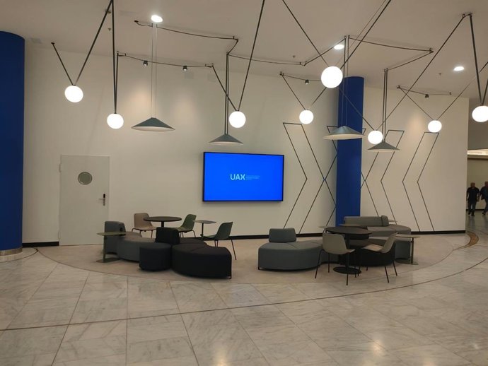 Instalaciones de la UAX en la antigua galería comercial de Calatrava en Oviedo.