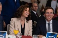 Almeida explica que lo que hizo Ayuso fue mostrar que "ella prefiere votar presencialmente" y "ya está"