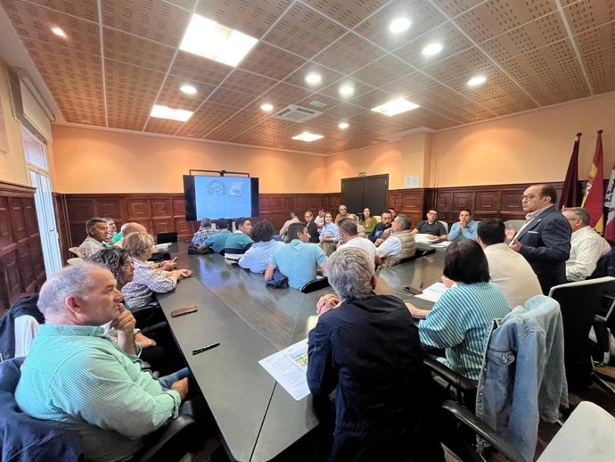 Encuentro con responsables de la Asociación para la Promoción del Cochinillo Segoviano.