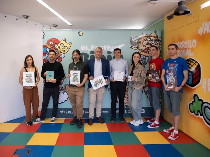 El consejero de Cultura, Turismo, Deporte y Juventud, José Luis Pérez Pastor, y el director del IRJ, Juan Diego Alcaide, presentan la programación completa del próximo Festival Rioja Cómic