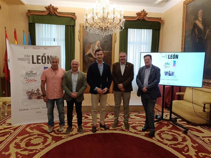 Presentación en el Ayuntamiento de Gijón de la IV Feria de Productos de León en Gijón.