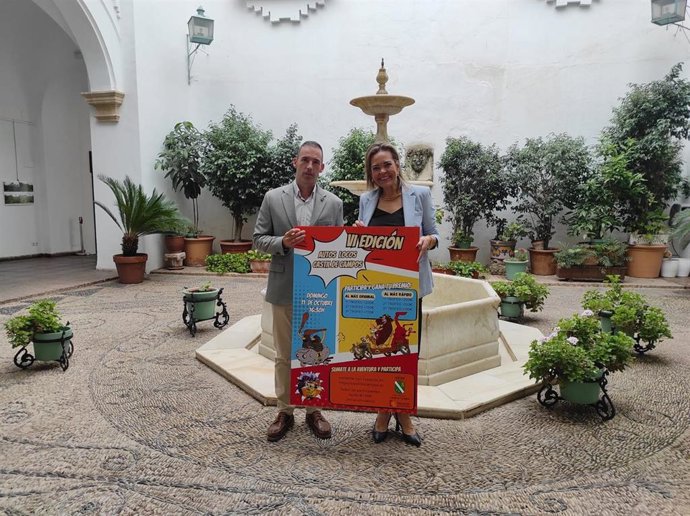 La delegada de Participación Ciudadana de la Diputación de Córdoba, Auxiliadora Moreno, en la presentación de la VI Exhibición de Autos Locos de Castil de Campos.
