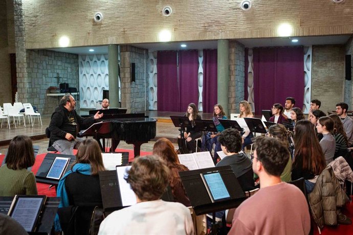 Archivo - El Joven Coro de Andalucía celebra el final de su proceso de audiciones para incorporar nuevas voces a su bolsa de canto. Un centenar de aspirantes tomarán parte en la selección entre el 9 y el 12 de octubre en Sevilla y Granada.