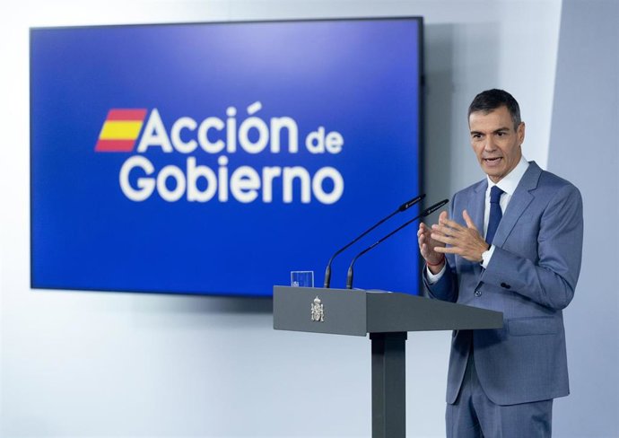 El presidente del Gobierno, Pedro Sánchez, durante una rueda de prensa posterior al Consejo de Ministros, en el Palacio de la Moncloa, a 6 de octubre de 2026, en Madrid (España). 