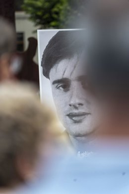 Archivo - Militantes del PP vasco durante un acto de recuerdo del que fuera concejal del PP en Ermua, Miguel Ángel Blanco en el 28 aniversario de su asesinato, a 12 de julio de 2025, en Ermua, Vizcaya, País Vasco (España). Familiares de Miguel Ángel Blanc