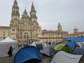 Foto: La acampada de Santiago por la vivienda suma más de medio centenar de tiendas y resiste al mal tiempo