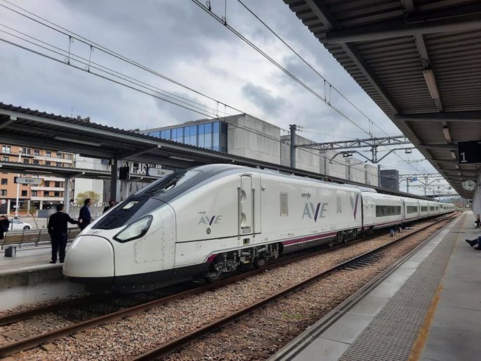 Archivo - Tren