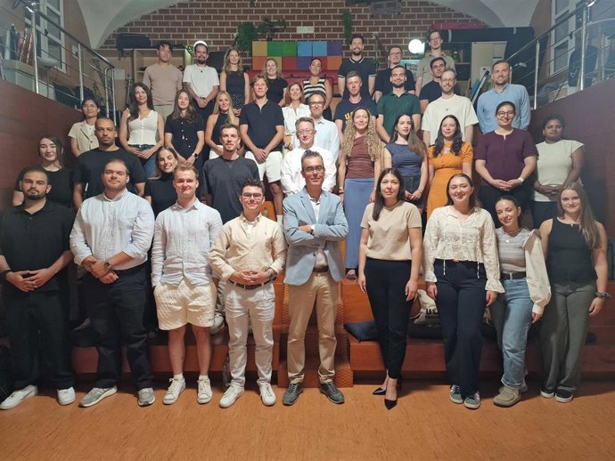 Estudiantes alemanes de FOM University culminan en la UCAM su formación en liderazgo y comunicación