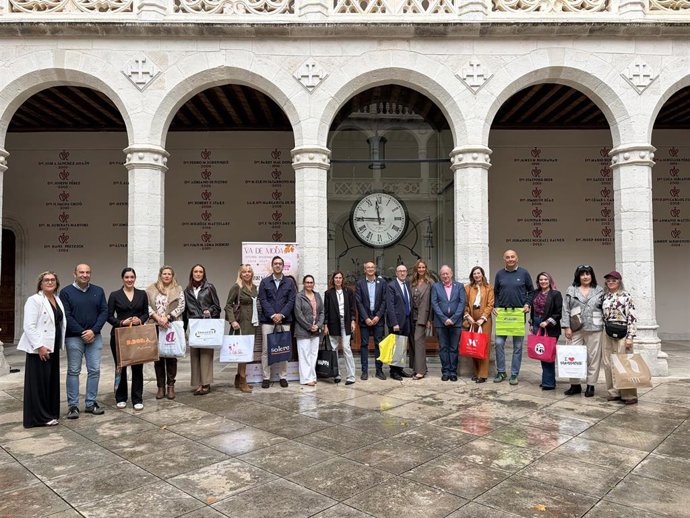 VA DE MODA convierte el Palacio de Santa Cruz y su entorno en el escenario de la nueva temporada del comercio vallisoletano de la mano de Fecosva