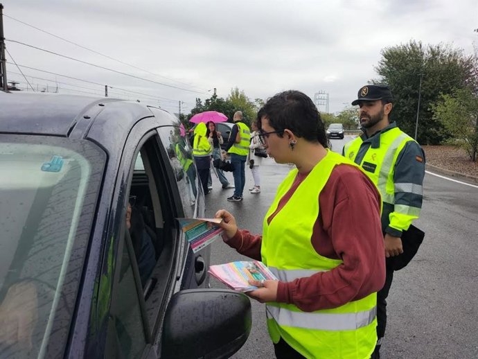 ASPAYM y la DGT trasladan a Logroño su campaña de prevención en carretera ‘Al volante, cero distracciones’