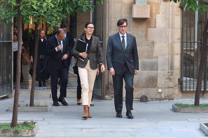 El presidente de la Generalitat, Salvador Illa, encabeza la reunión del Consell Executiu de este martes