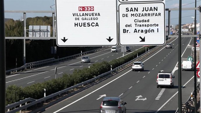 Archivo - Desplazamientos por carretera durante la jornada laboral, en el marco de la movilidad sostenible y segura que CCOO Aragón reclama incorporar a la negociación colectiva.