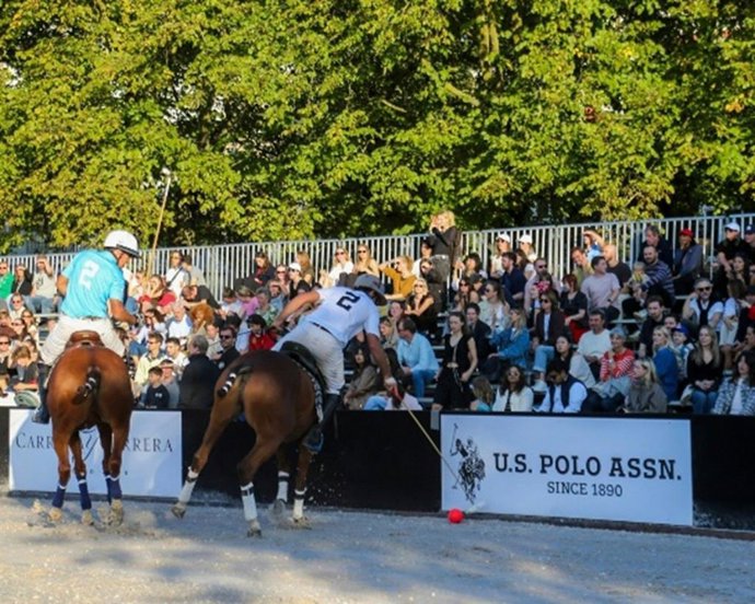 Público en el Museumplein Polo Amsterdam, Países Bajos