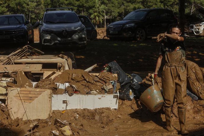 Archivo - Arxiu - Imatge d'arxiu d'estralls ocasionats per la dana, a 6 de novembre del 2024, a Picanya, València