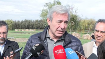 Aragón libera nueve milanos reales criados en La Alfranca
