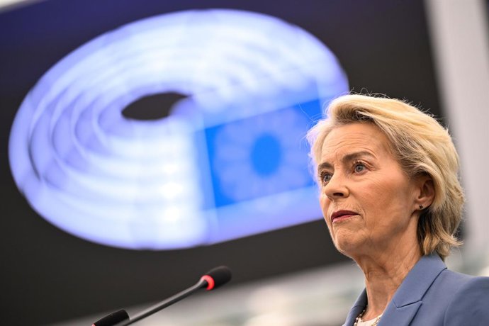 La presidenta de la Comissió Europea, Ursula von der Leyen, durant la seua intervenció aquest dimarts en el ple del Parlament Europeu en Estraburgo (França)