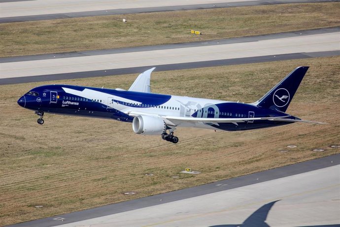 Archivo - Grupo Lufthansa acelera en Japón y ofrece 50 vuelos semanales en verano del 2027.