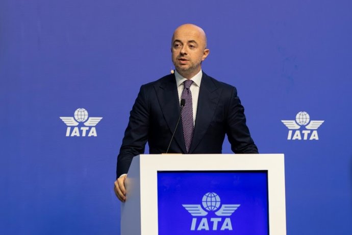 El director general de Turkish Airlines, Ahmet Olmuştur.