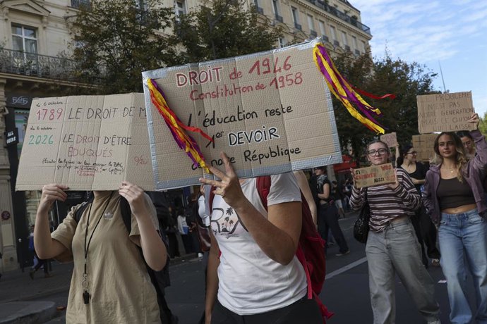 October 6, 2026, Paris, France, France: Manifestation lycéenne Ã  Paris