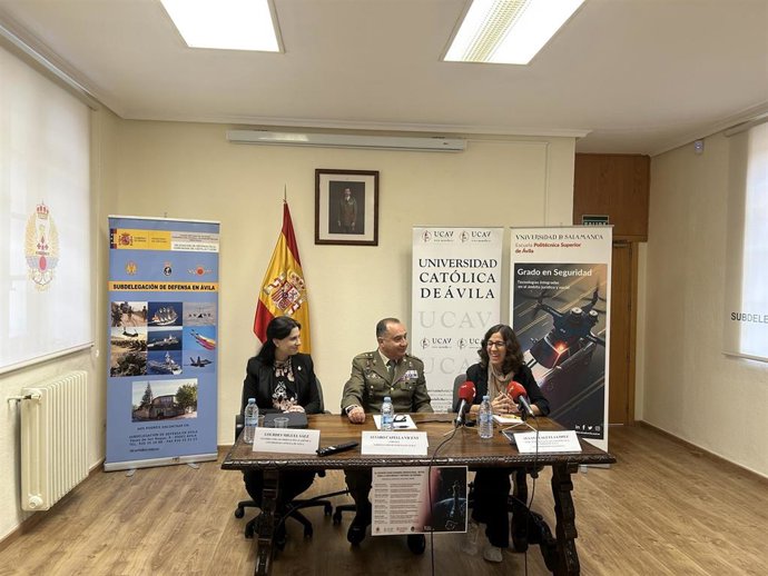 La Subdelegación de Defensa en Ávila, la UCAV y la USAL se unen en unas jornadas sobre el espacio.