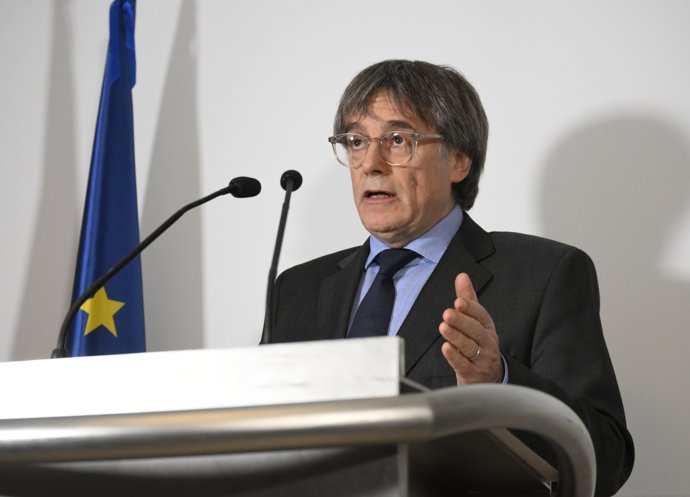 El presidente de Junts per Catalunya, Carles Puigdemont, realiza una declaración institucional, a 6 de octubre de 2026, en Waterloo (Bélgica).