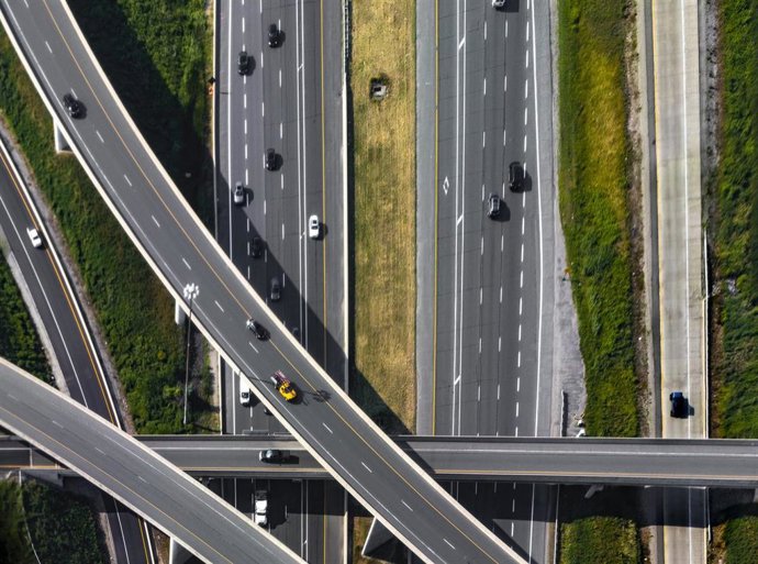 Archivo - Imagen de una autopista construida por Ferrovial.