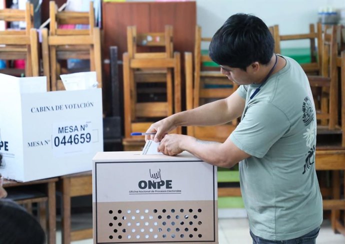 Perú.- ERM 2026: JNE desplegó 30 mil fiscalizadores para verificar jornada electoral