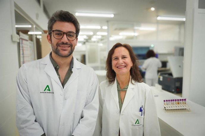 Alicia Rodríguez y Alberto Martínez, hematólogos ponenetes en la Jornada de Leucemia organizada por la AEAL