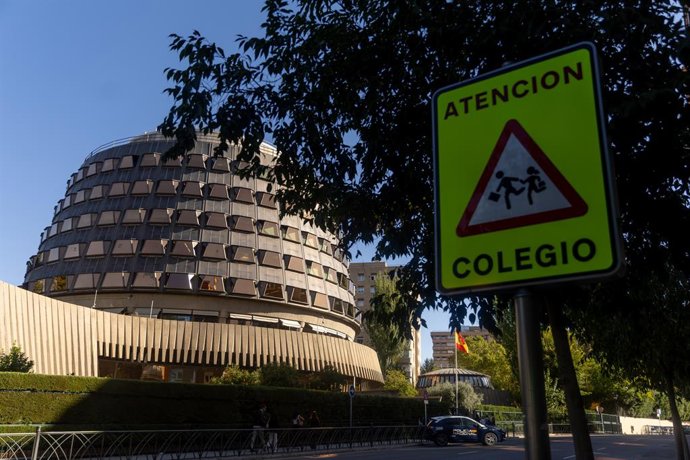 Archivo - Façana de la seu del Tribunal Constitucional d'Espanya