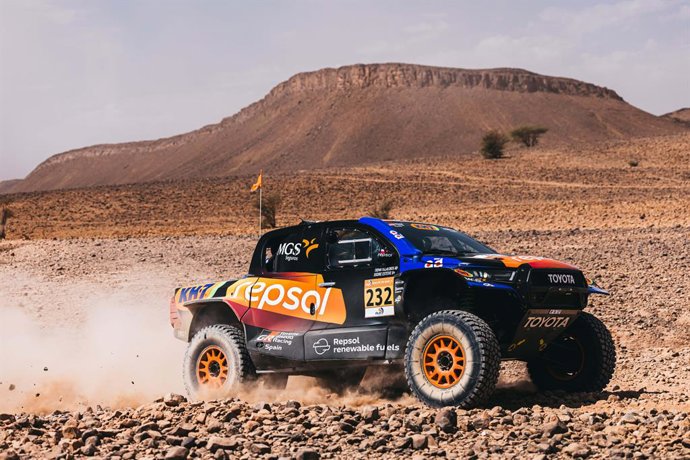 29 de setembro de 2026, Agadir, Marrocos: 232 ESTEVE Isidre (esp), VILLALOBOS José María (esp), Toyota Hilux Evo, Repsol Toyota Rally Team, FIA W2RC, ULT T1+, ação durante a 1ª etapa do Rallye du Maroc 2026, 4ª etapa do Campeonato WR2C 2026, a partir de S