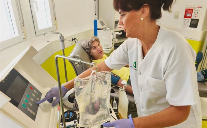 Donación de plasma en un centro público andaluz.