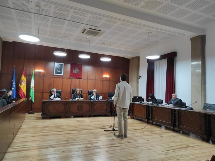 El acusado de violar a una joven ebria durante el juicio celebrado en la Audiencia de Jaén