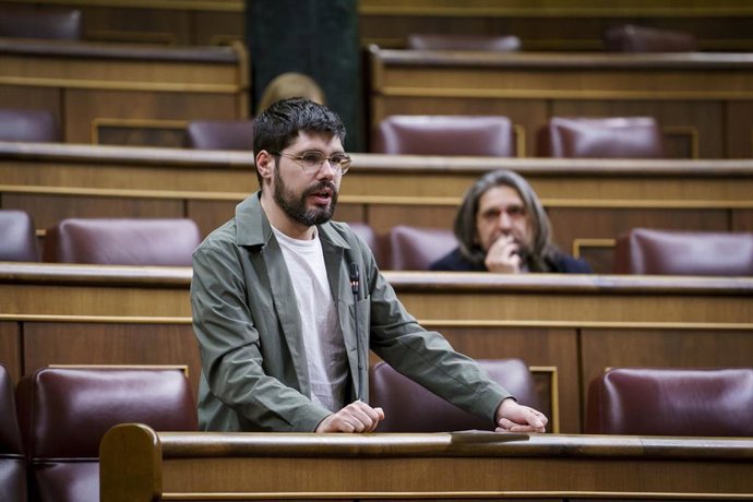 Archivo - El diputado de Sumar Lander Martínez durante una sesión plenaria en el Congreso de los Diputados.