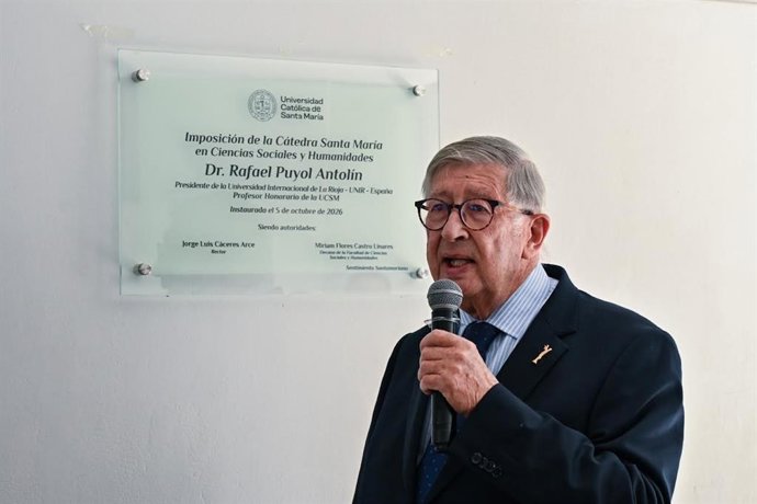 La UCSM distingue al presidente de UNIR, Rafael Puyol, con una cátedra por su legado académico