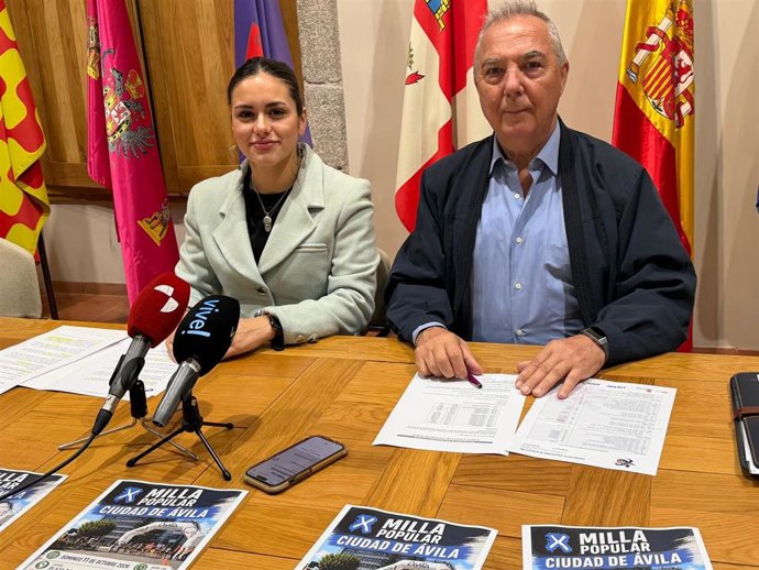 La concejala de Juventud y el presidente del Club Puente de Romanillos.