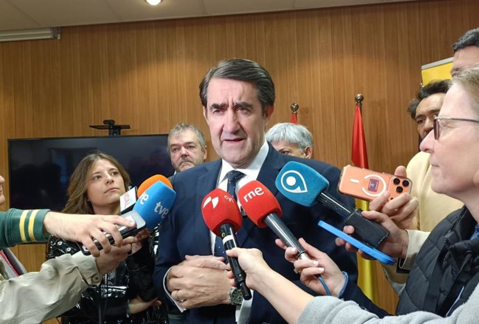 Archivo - Imagen de archivo del consejero de Industria, Universidades, Empleo y Comercio, Juan Carlos Suárez-Quiñones.