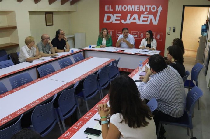 Reunión para abordar la situación de los municipios con albergues para temporeros