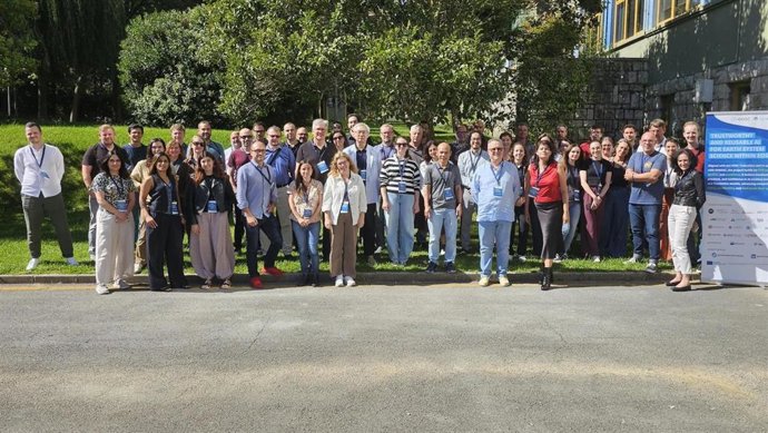 Foto de familia del Kick off meeting de GenAI4Earth