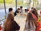 Foto: La Junta celebra la Semana Mundial del Espacio con cuatro 'Cafés con Ciencia' con estudiantes de Bachillerato