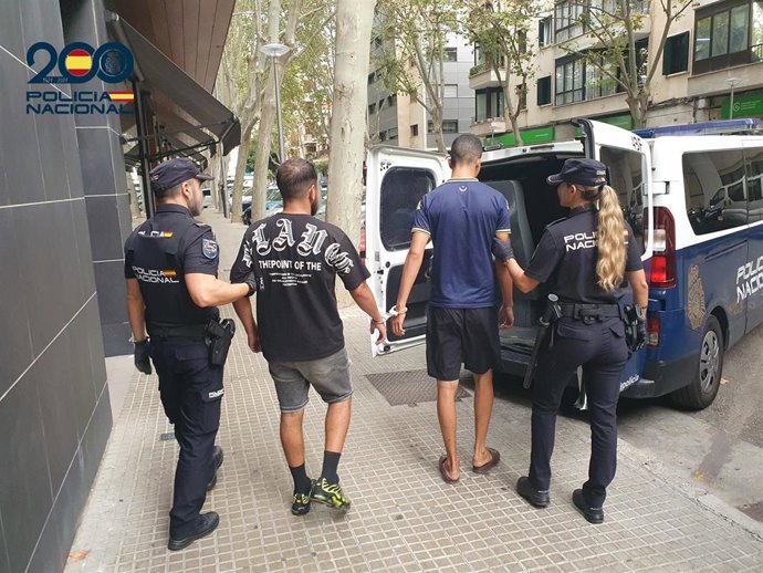 Dos de los ladrones detenidos.