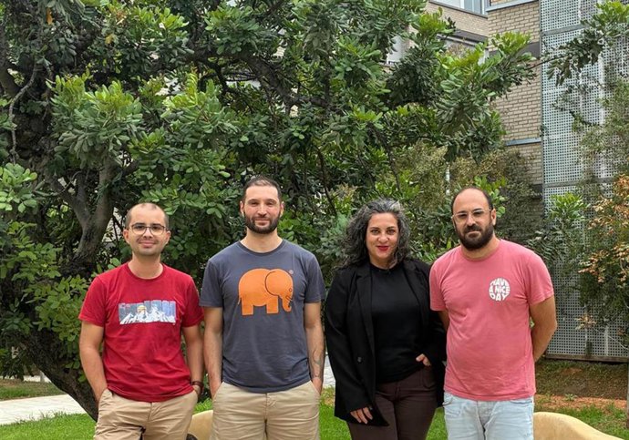 Personal investigador de microalgas