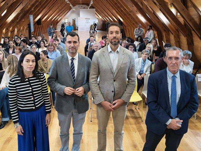 (De Izq. A Dcha) Investigadora Principal Del Proyecto, Mónica Matellanes; Vicepresidente Primero De Diputación, David Esteban Rodríguez; Vicerrector De Política Científica De UEMC, Juan Martín Hernández; Y Director De Desarrollo Rural De Junta