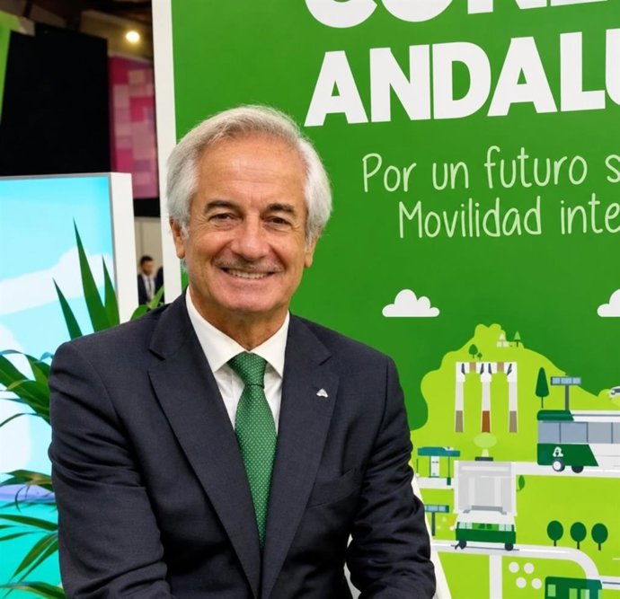 El director gerente del Consorcio de Transporte Metropolitano de Málaga y ex concejal 'popular' en el Ayuntamiento de la capital, Javier Berlanga, fallecido a los 66 años.