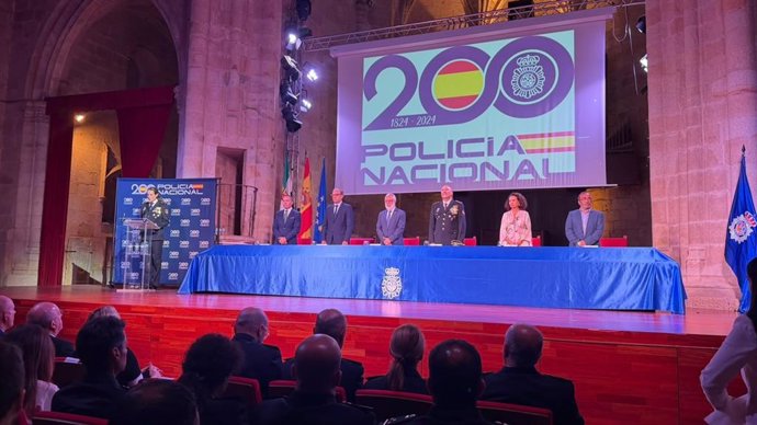 Actos oficiales del Día de la Policía Nacional celebrados en el Complejo Cultural San Francisco de Cáceres